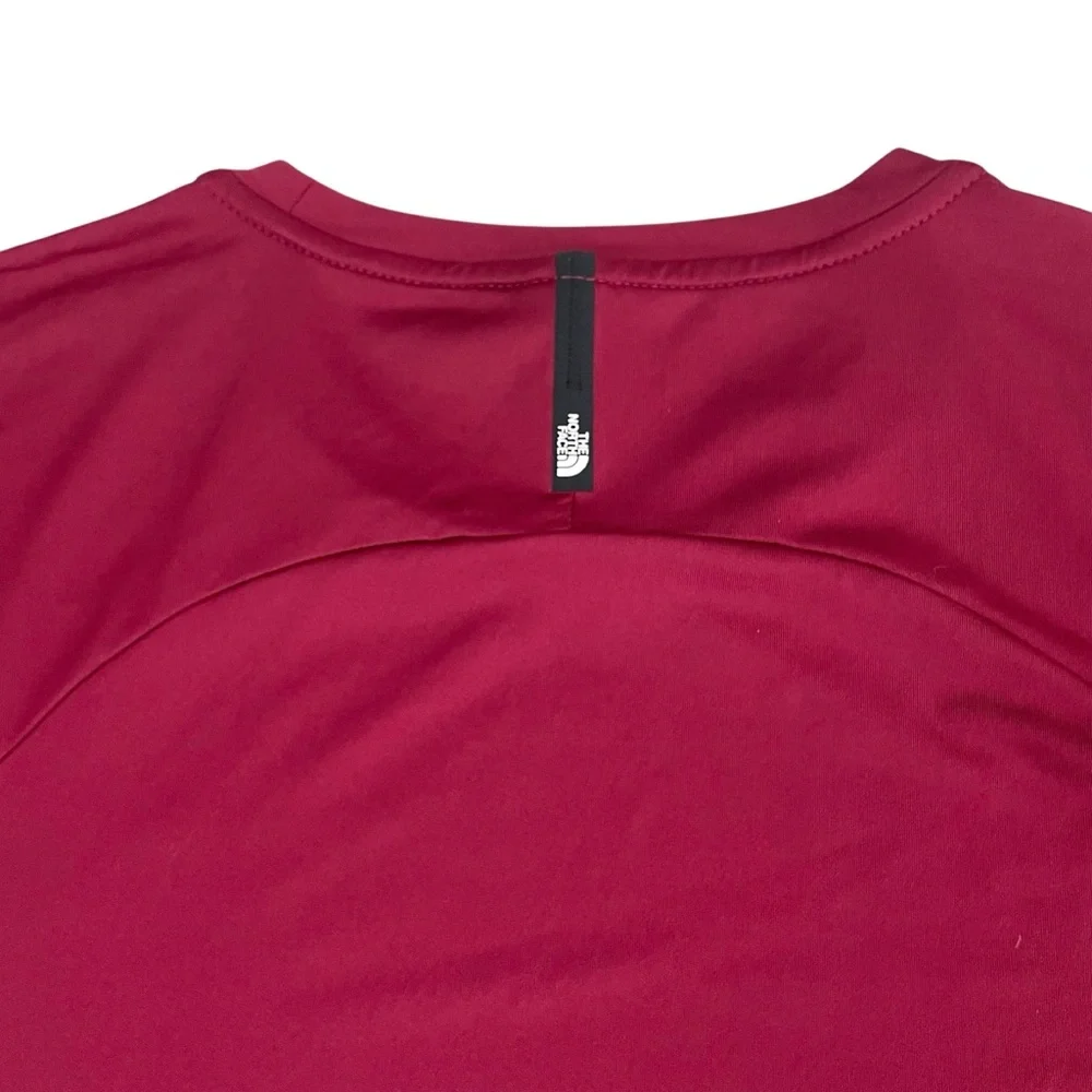 The‎ North Face Flashdry Long Sleeve Crew Shirt Maroon Medium